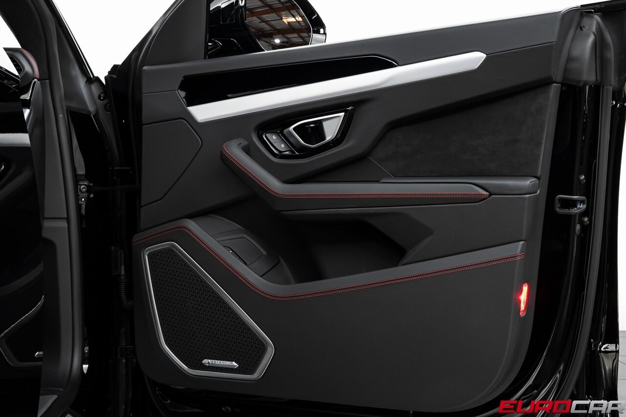 2024 Lamborghini Urus S *PANORAMIC SUNROOF * IMMACULATE CONDITION*   - Photo 23 - Costa Mesa, CA 92626