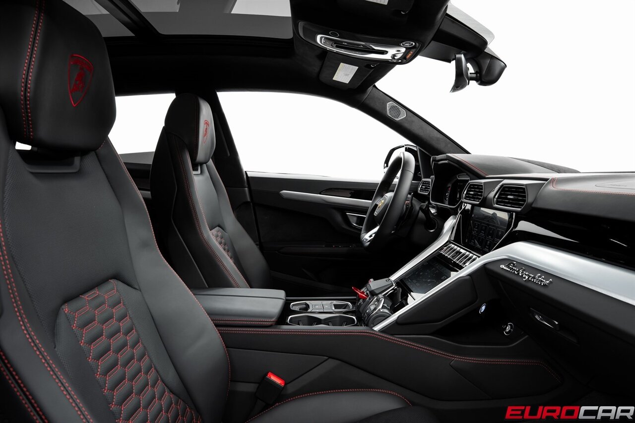 2024 Lamborghini Urus S *PANORAMIC SUNROOF * IMMACULATE CONDITION*   - Photo 35 - Costa Mesa, CA 92626