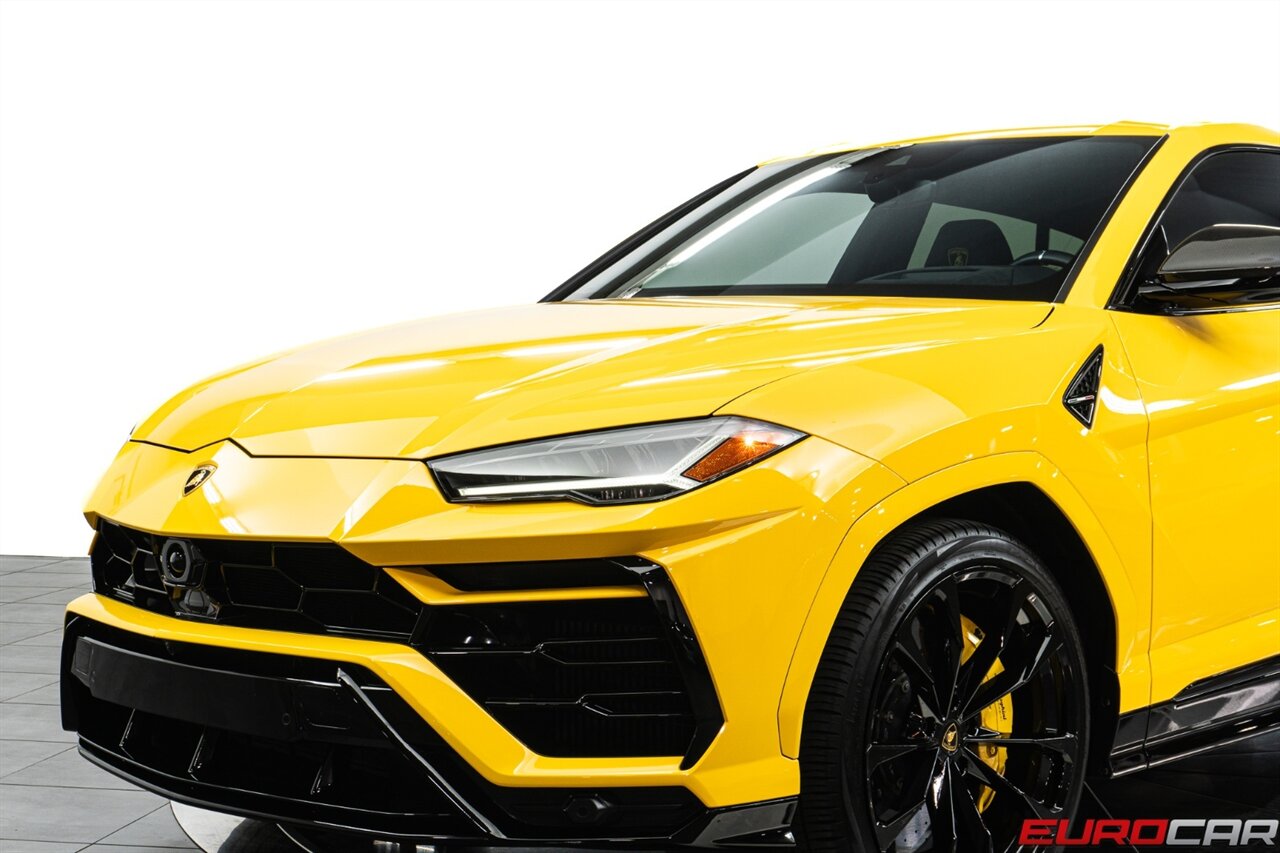 2022 Lamborghini Urus  *STYLE PACKAGE IN HIGH GLOSS BLACK * FULL COMFORT SEATS* - Photo 10 - Costa Mesa, CA 92626