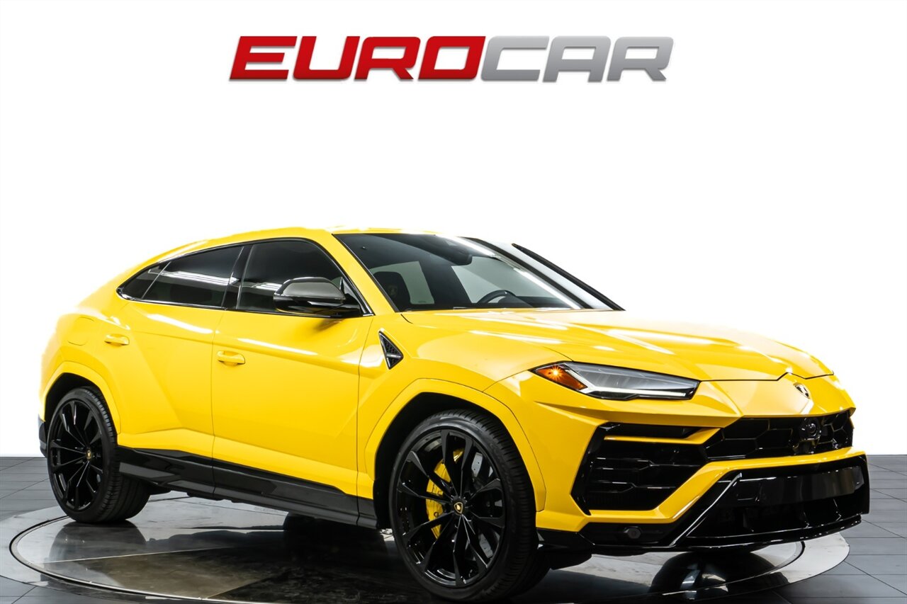 2022 Lamborghini Urus  *STYLE PACKAGE IN HIGH GLOSS BLACK * FULL COMFORT SEATS* - Photo 7 - Costa Mesa, CA 92626