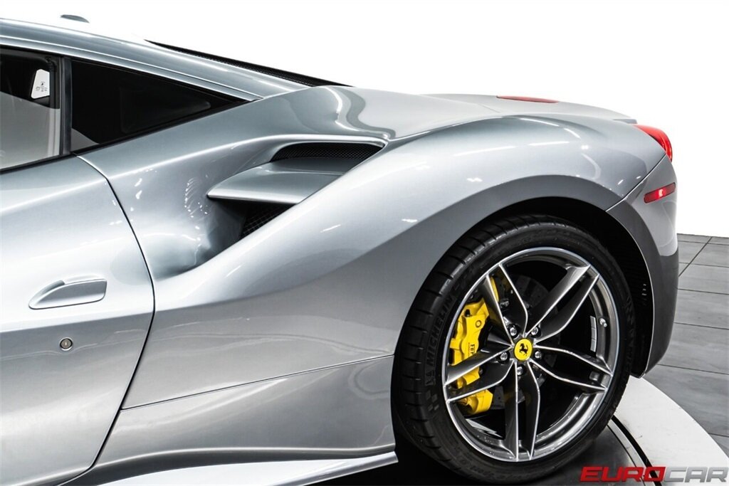 2018 Ferrari 488 GTB  *FULL BODY PPF * SUSPENSION LIFTER * CARBON FIBER STEERING WHEEL W/LEDS* - Photo 17 - Costa Mesa, CA 92626