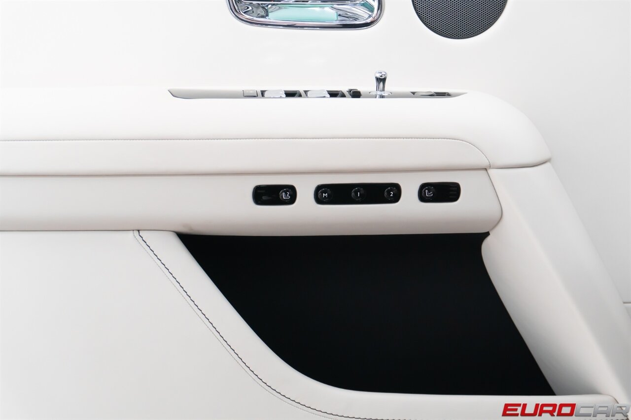 2022 Rolls-Royce Ghost  *STARLIGHT HEADLINER * REAR ENTERTAINMENT* - Photo 24 - Costa Mesa, CA 92626