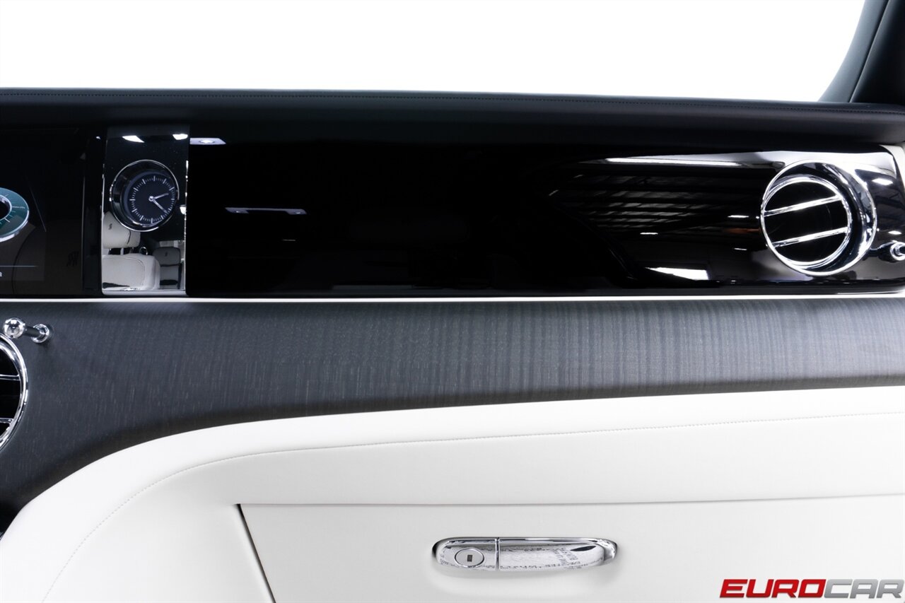 2022 Rolls-Royce Ghost  *STARLIGHT HEADLINER * REAR ENTERTAINMENT* - Photo 41 - Costa Mesa, CA 92626