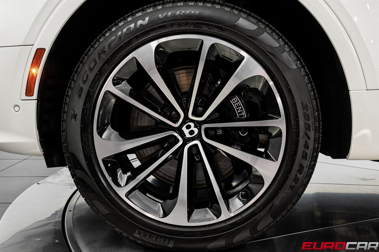 2023 Bentley Bentayga *FRONT SEAT COMFORT SPEC*   - Photo 19 - Costa Mesa, CA 92626
