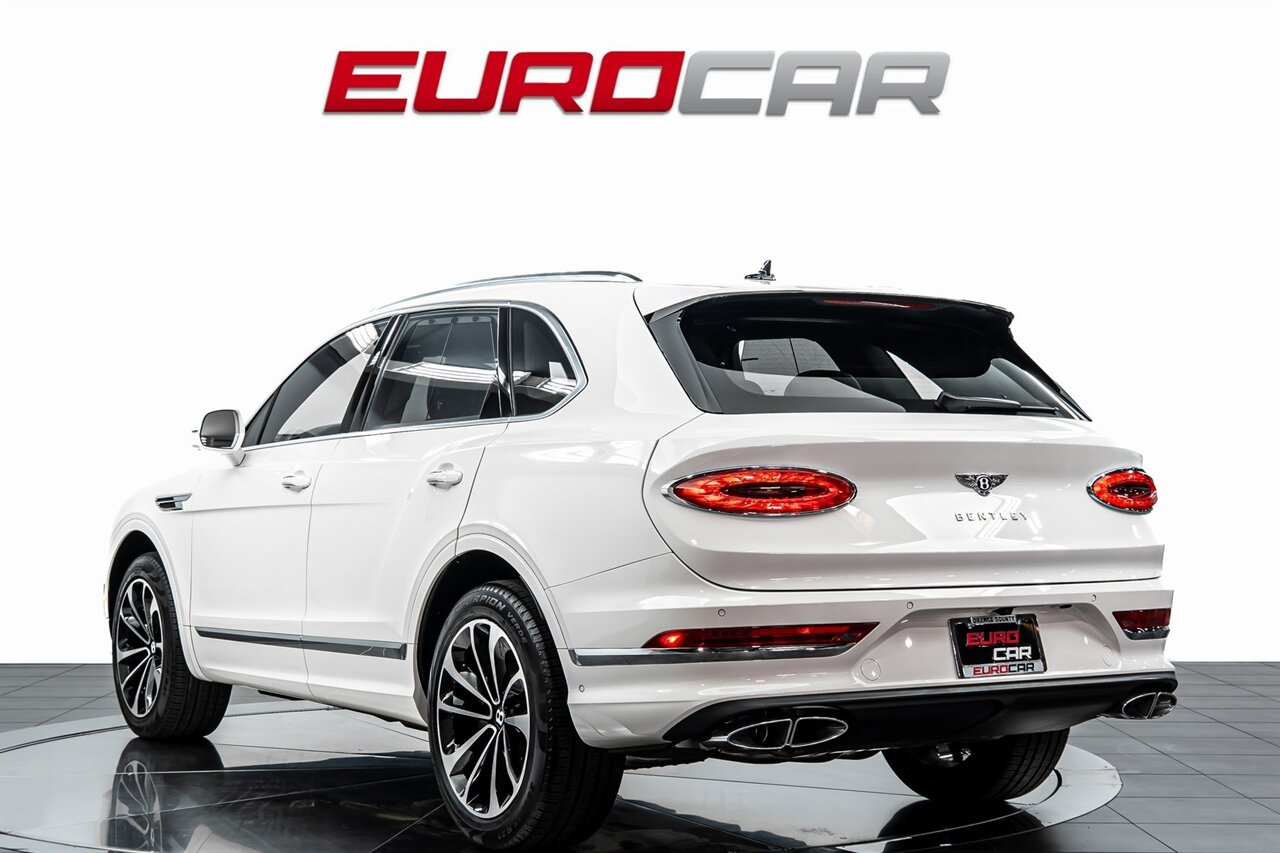 2023 Bentley Bentayga *FRONT SEAT COMFORT SPEC*   - Photo 3 - Costa Mesa, CA 92626