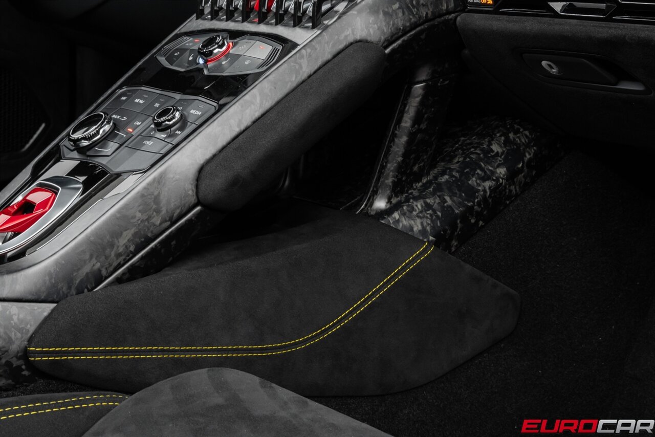 2019 Lamborghini Huracan LP 640-4 Performante Spyder *SUSPENSION LIFTER * FORGED CARBON * FRONT PPF* - Photo 40 - Costa Mesa, CA 92626
