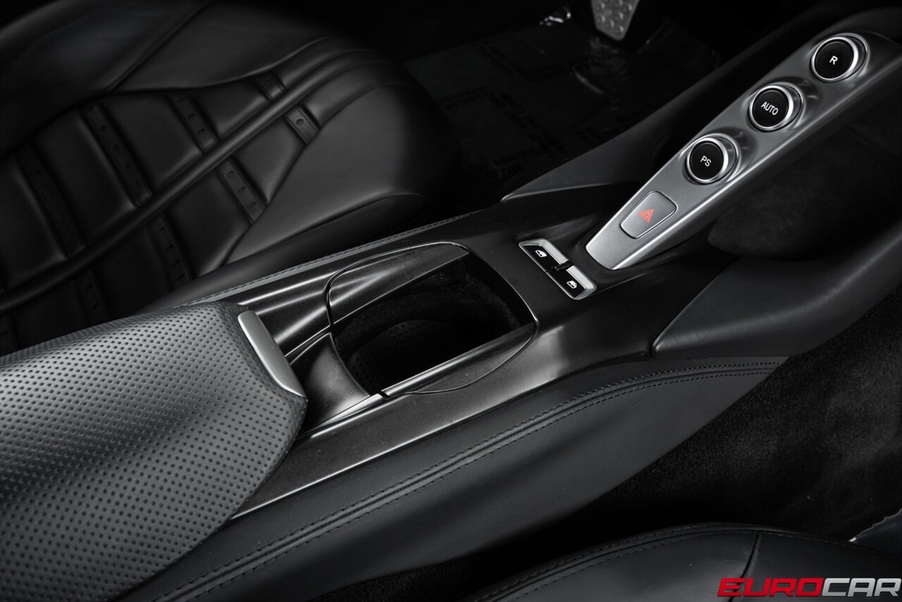 2019 Ferrari 812 Superfast *CARBON OPTIONS * SUSPENSION LIFTER * FRONT PPF* - Photo 36 - Costa Mesa, CA 92626