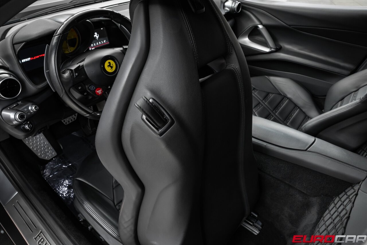 2019 Ferrari 812 Superfast *CARBON OPTIONS * SUSPENSION LIFTER * FRONT PPF* - Photo 43 - Costa Mesa, CA 92626
