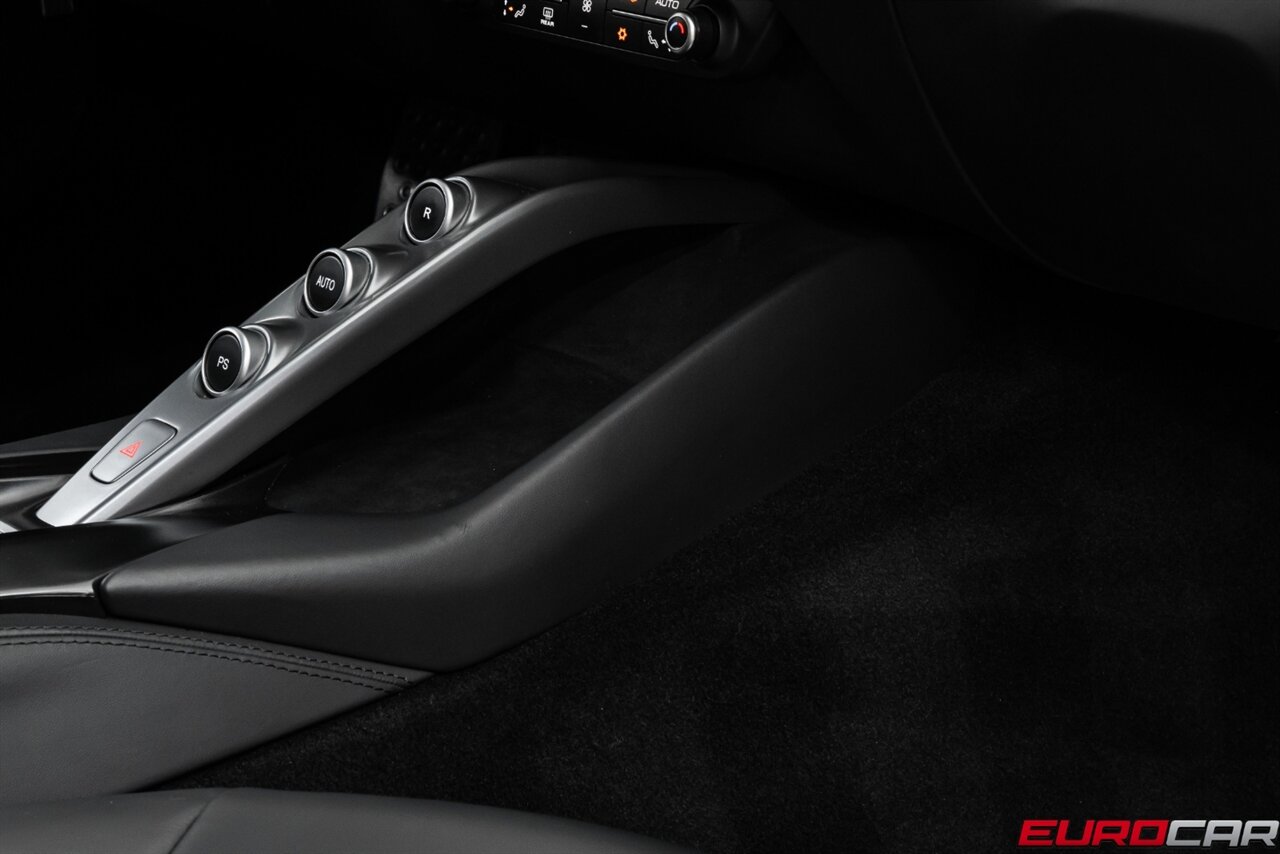2019 Ferrari 812 Superfast *CARBON OPTIONS * SUSPENSION LIFTER * FRONT PPF* - Photo 39 - Costa Mesa, CA 92626