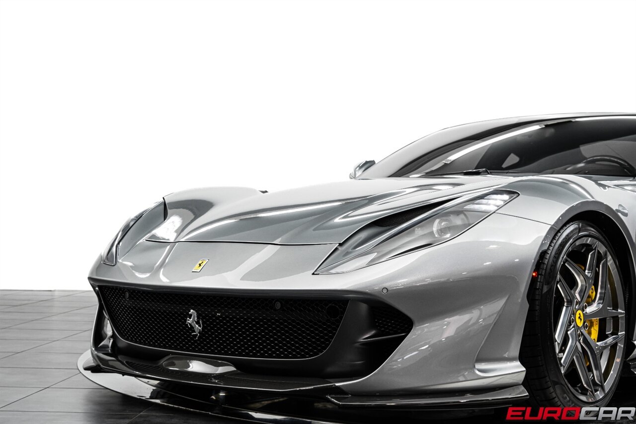 2019 Ferrari 812 Superfast *CARBON OPTIONS * SUSPENSION LIFTER * FRONT PPF* - Photo 13 - Costa Mesa, CA 92626