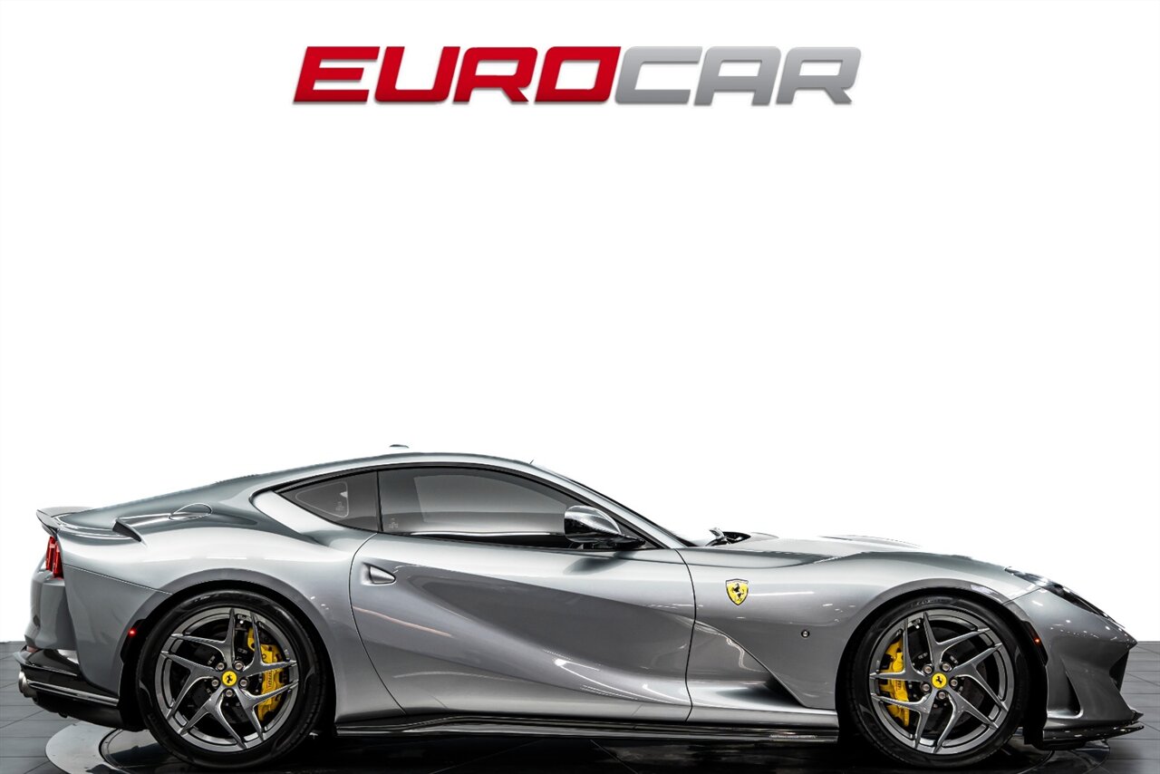 2019 Ferrari 812 Superfast *CARBON OPTIONS * SUSPENSION LIFTER * FRONT PPF* - Photo 6 - Costa Mesa, CA 92626