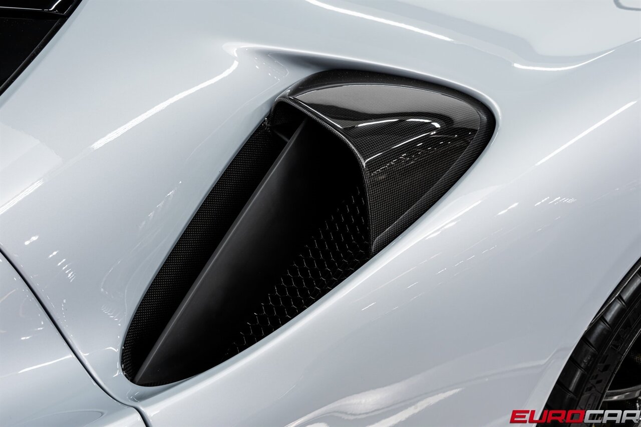 2025 Ferrari SF90 XX *INSANE SPEC * HUGE CARBON OPTIONS* - Photo 21 - Costa Mesa, CA 92626