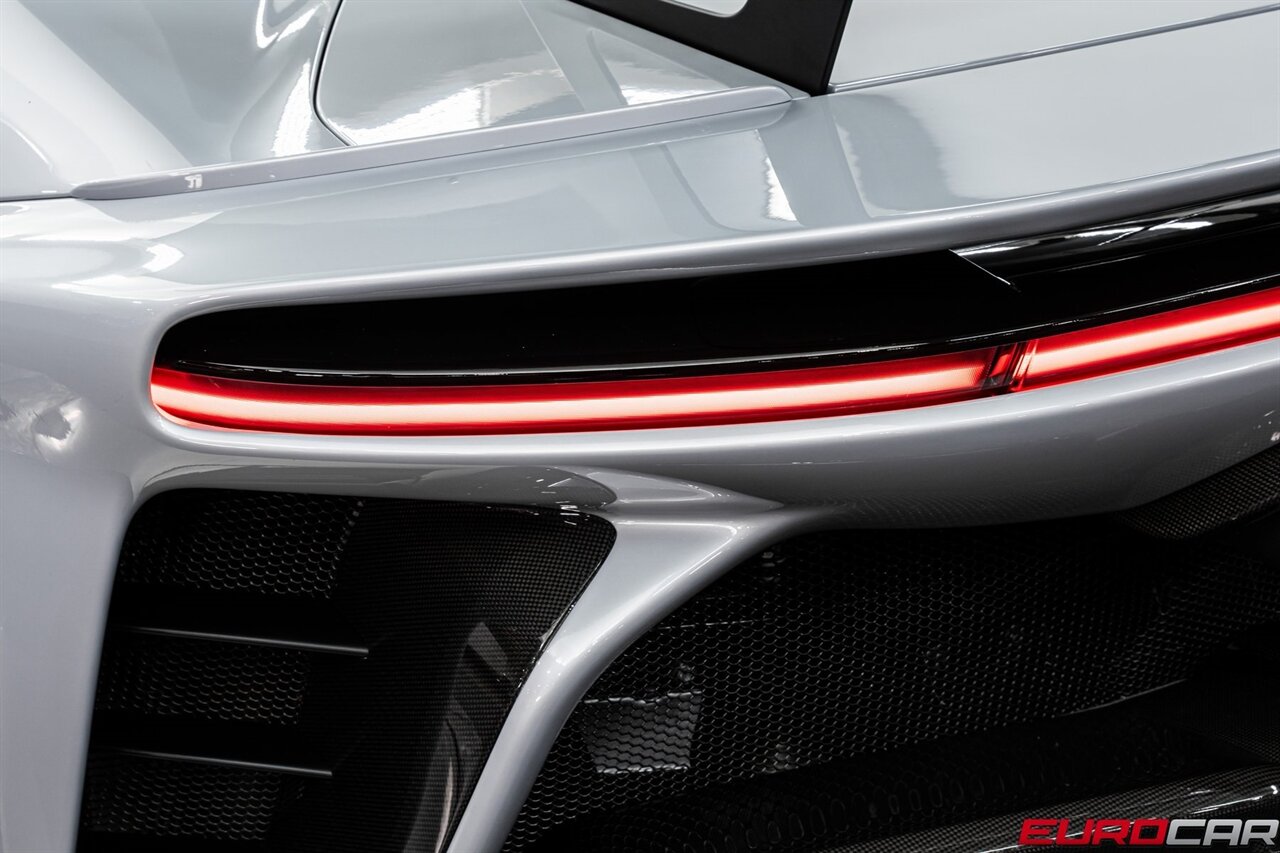 2025 Ferrari SF90 XX *INSANE SPEC * HUGE CARBON OPTIONS* - Photo 32 - Costa Mesa, CA 92626