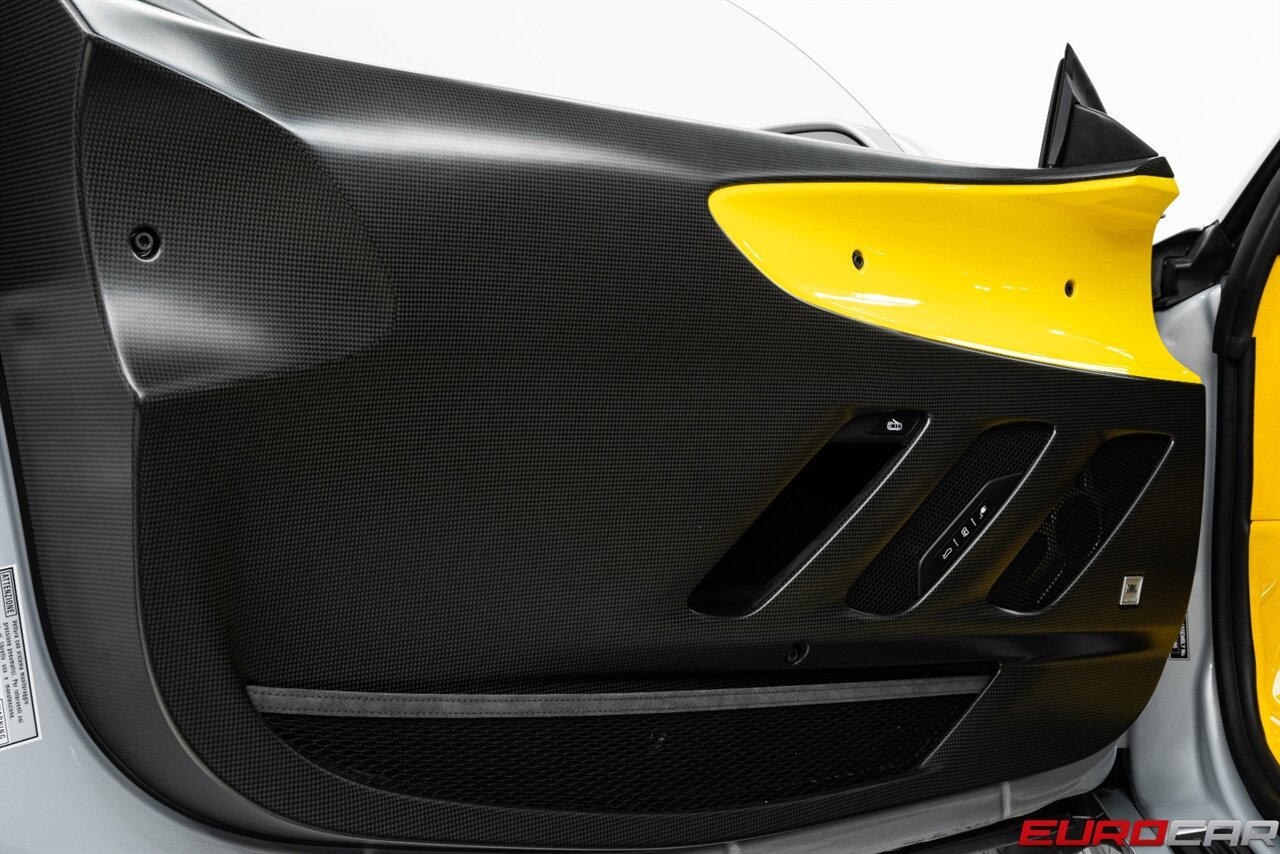 2025 Ferrari SF90 XX  *INSANE SPEC * HUGE CARBON OPTIONS* - Photo 39 - Costa Mesa, CA 92626
