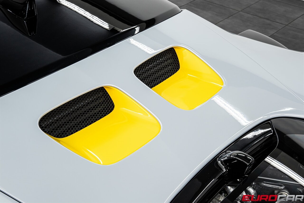 2025 Ferrari SF90 XX *INSANE SPEC * HUGE CARBON OPTIONS* - Photo 27 - Costa Mesa, CA 92626