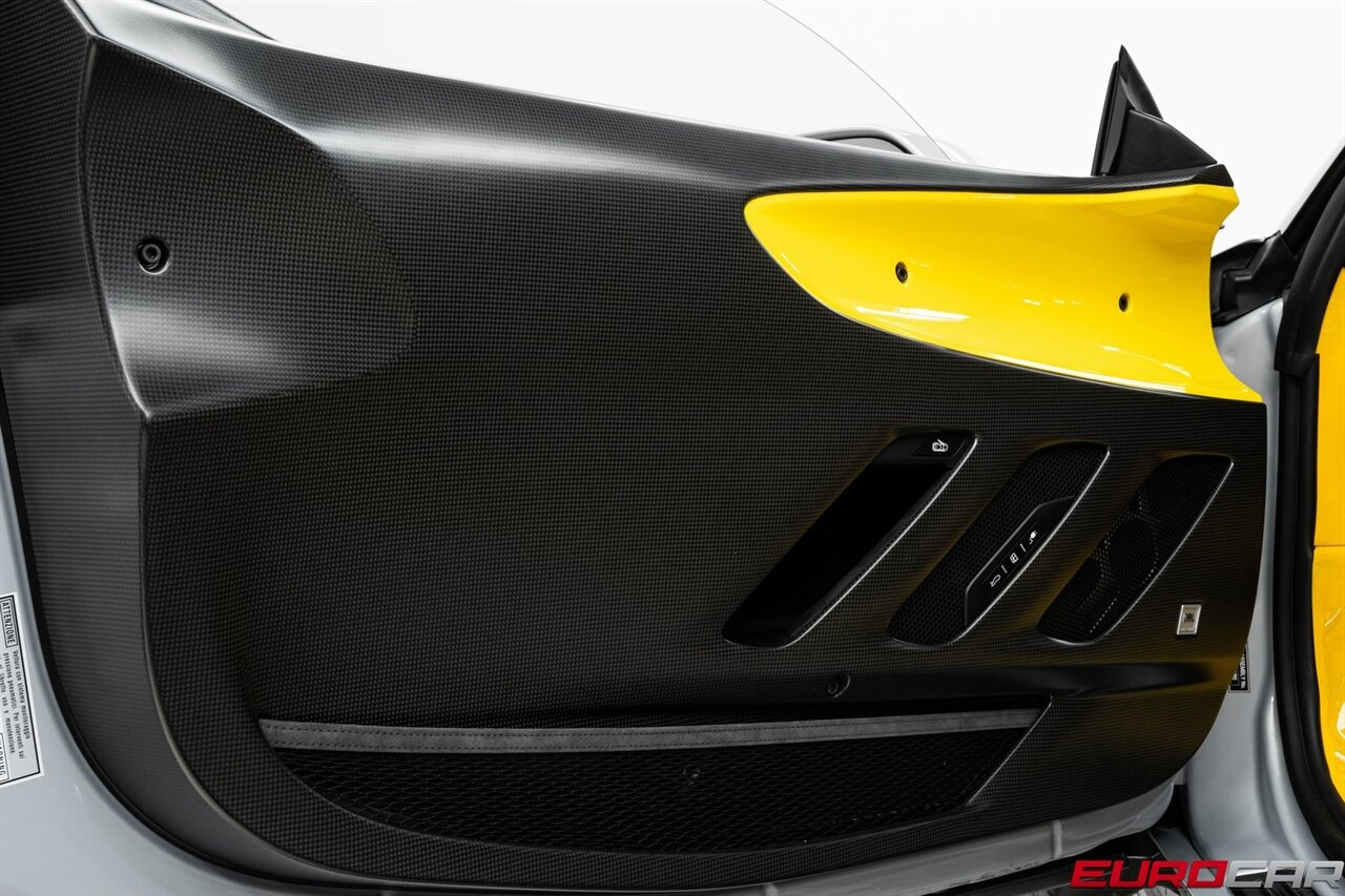 2025 Ferrari SF90 XX *INSANE SPEC * HUGE CARBON OPTIONS* - Photo 40 - Costa Mesa, CA 92626