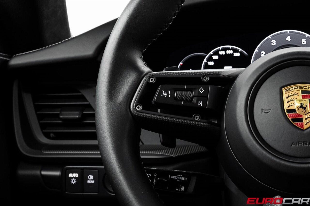 2025 Porsche 911 Carrera 4 GTS *SUNROOF * FRONT AXLE LIFT SYSTEM*   - Photo 29 - Costa Mesa, CA 92626