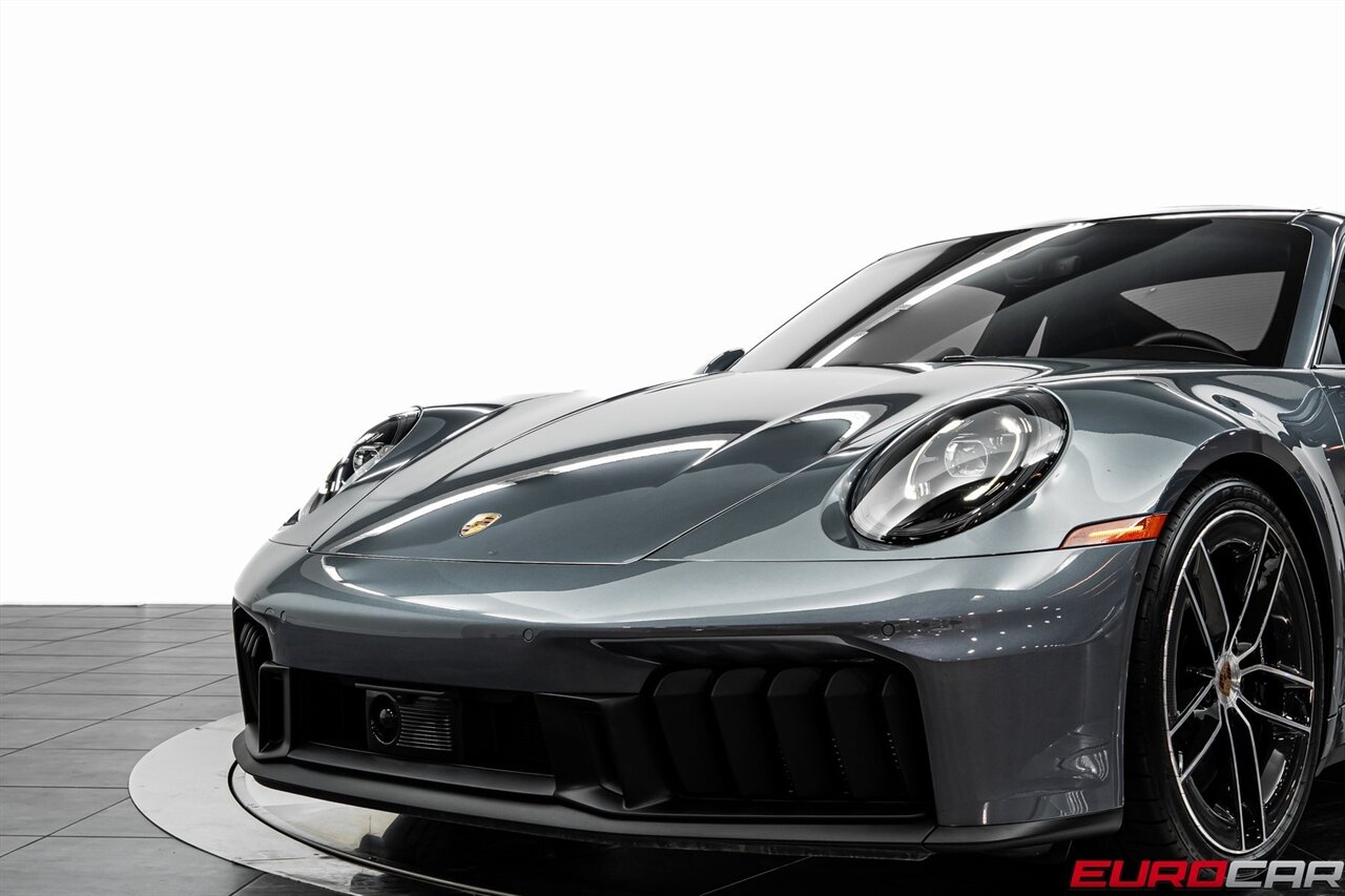 2025 Porsche 911 Carrera 4 GTS *SUNROOF * FRONT AXLE LIFT SYSTEM*   - Photo 13 - Costa Mesa, CA 92626