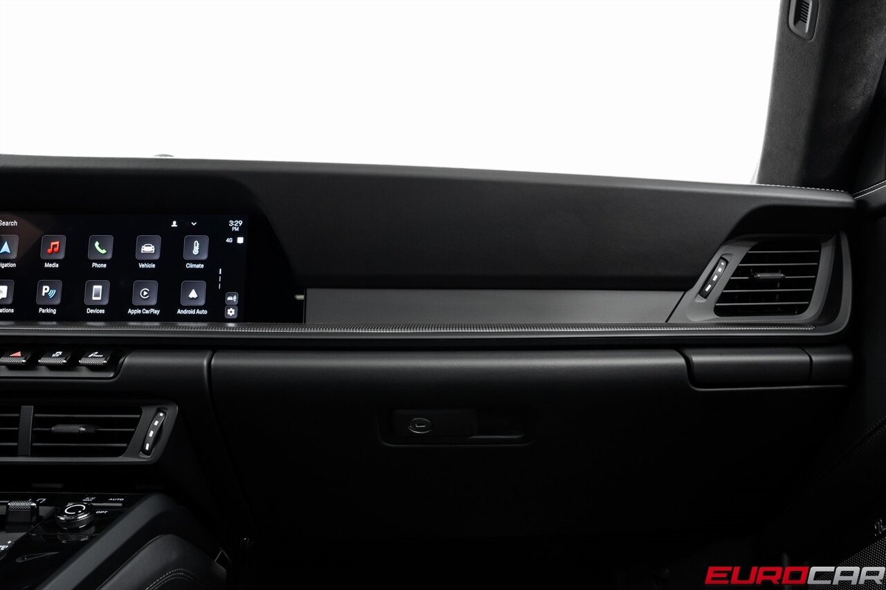 2025 Porsche 911 Carrera 4 GTS *SUNROOF * FRONT AXLE LIFT SYSTEM*   - Photo 36 - Costa Mesa, CA 92626