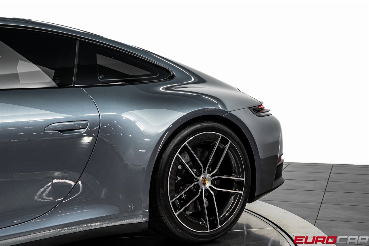 2025 Porsche 911 Carrera 4 GTS *SUNROOF * FRONT AXLE LIFT SYSTEM*   - Photo 15 - Costa Mesa, CA 92626