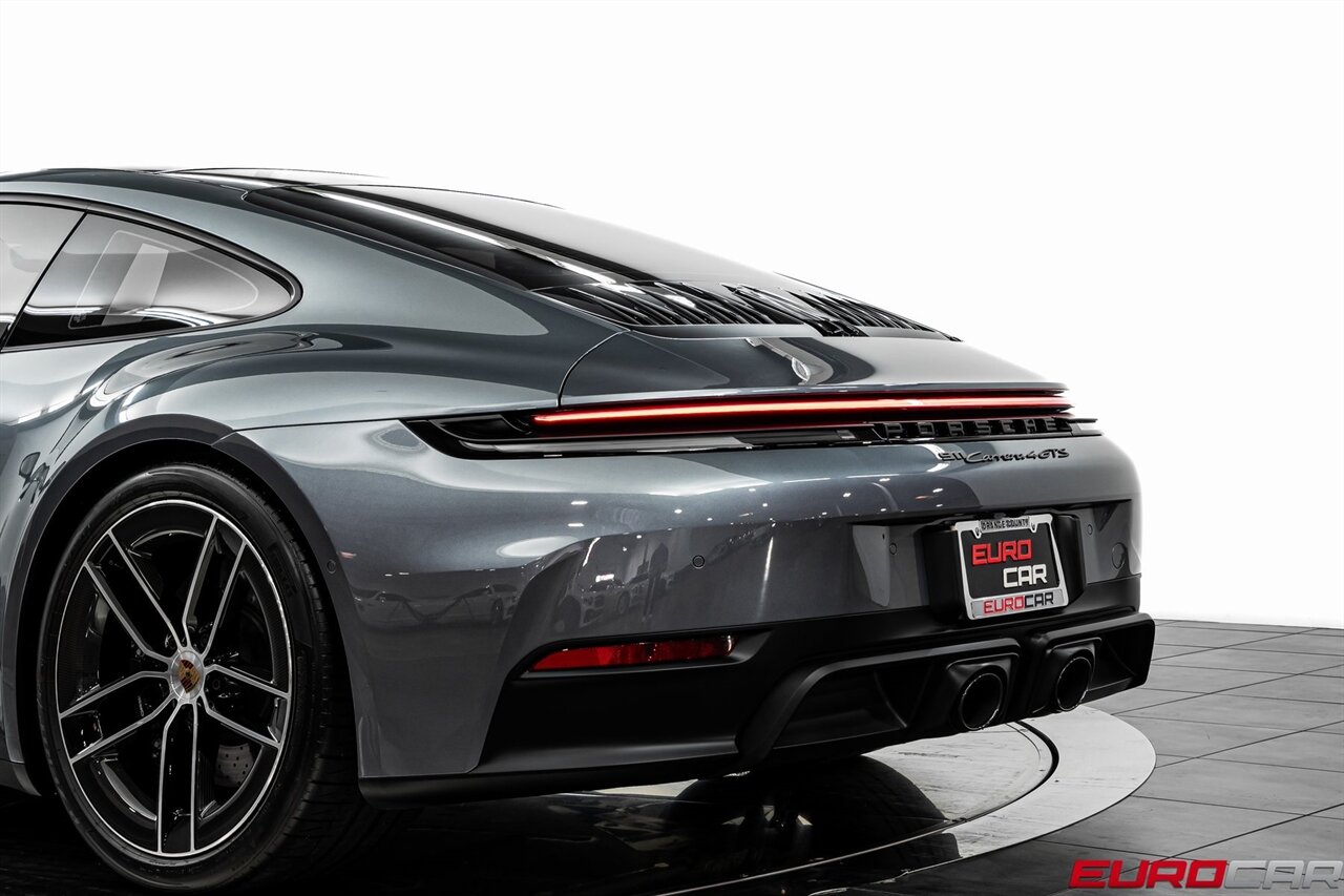 2025 Porsche 911 Carrera 4 GTS *SUNROOF * FRONT AXLE LIFT SYSTEM*   - Photo 17 - Costa Mesa, CA 92626