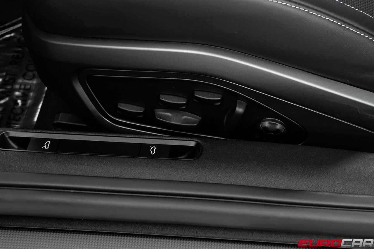 2025 Porsche 911 Carrera 4 GTS *SUNROOF * FRONT AXLE LIFT SYSTEM*   - Photo 46 - Costa Mesa, CA 92626