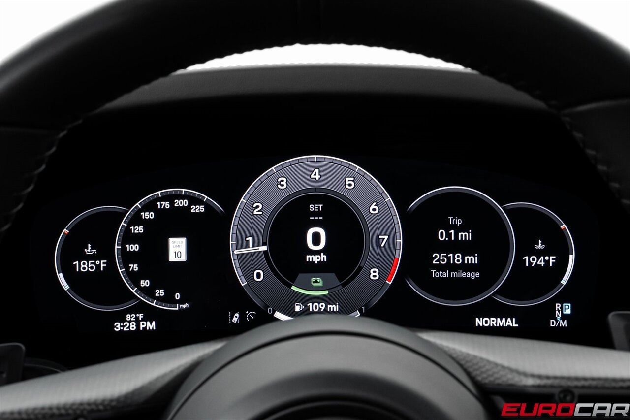 2025 Porsche 911 Carrera 4 GTS *SUNROOF * FRONT AXLE LIFT SYSTEM*   - Photo 27 - Costa Mesa, CA 92626