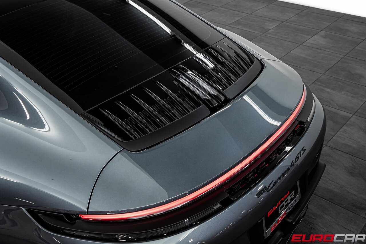 2025 Porsche 911 Carrera 4 GTS *SUNROOF * FRONT AXLE LIFT SYSTEM*   - Photo 18 - Costa Mesa, CA 92626