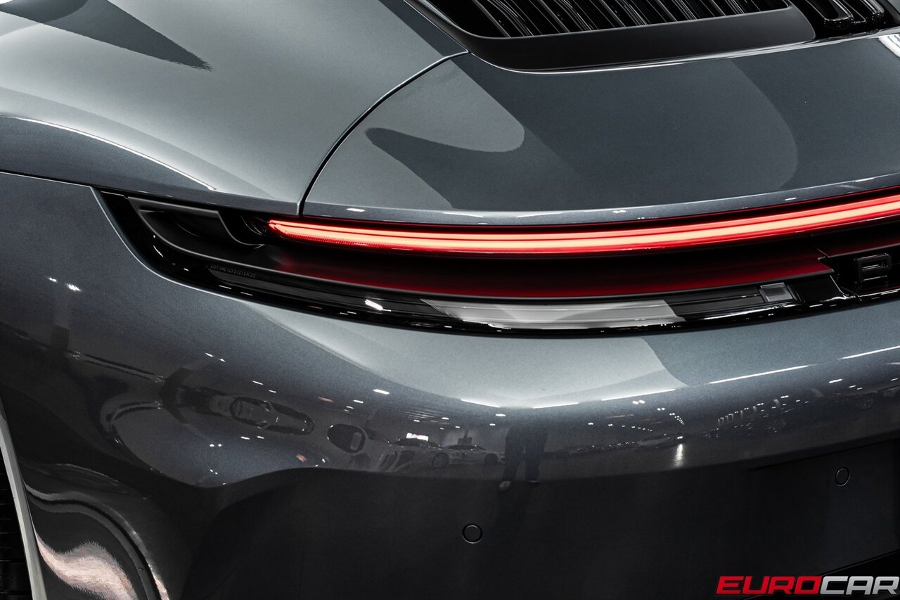 2025 Porsche 911 Carrera 4 GTS *SUNROOF * FRONT AXLE LIFT SYSTEM*   - Photo 19 - Costa Mesa, CA 92626