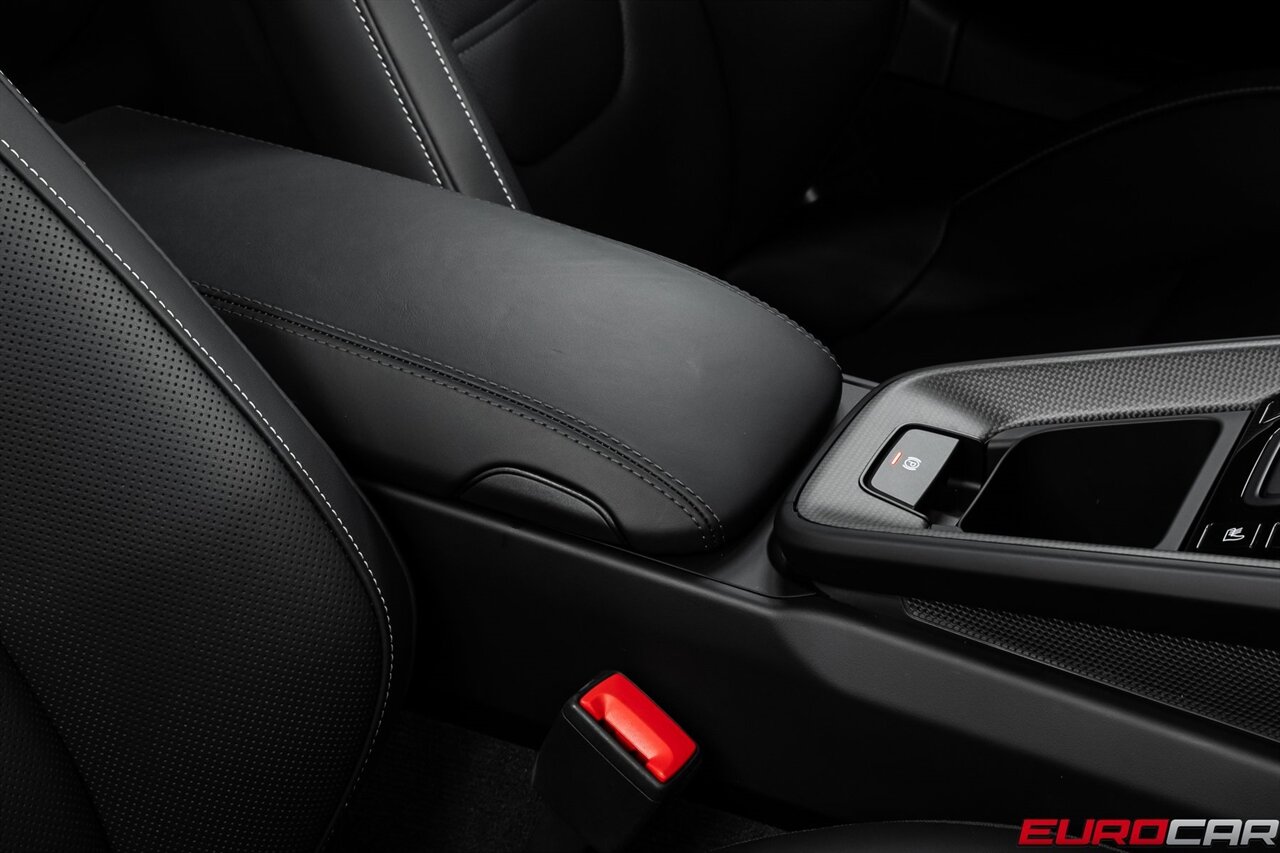 2025 Porsche 911 Carrera 4 GTS *SUNROOF * FRONT AXLE LIFT SYSTEM*   - Photo 37 - Costa Mesa, CA 92626