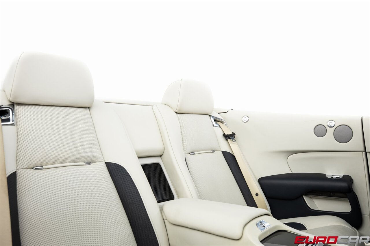 2019 Rolls-Royce Dawn *FACTORY TWO-TONE * IMMACULATE CONDITION*   - Photo 35 - Costa Mesa, CA 92626