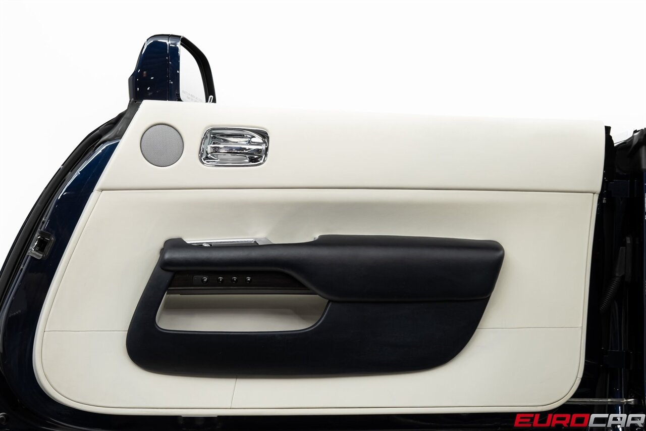 2019 Rolls-Royce Dawn *FACTORY TWO-TONE * IMMACULATE CONDITION*   - Photo 22 - Costa Mesa, CA 92626