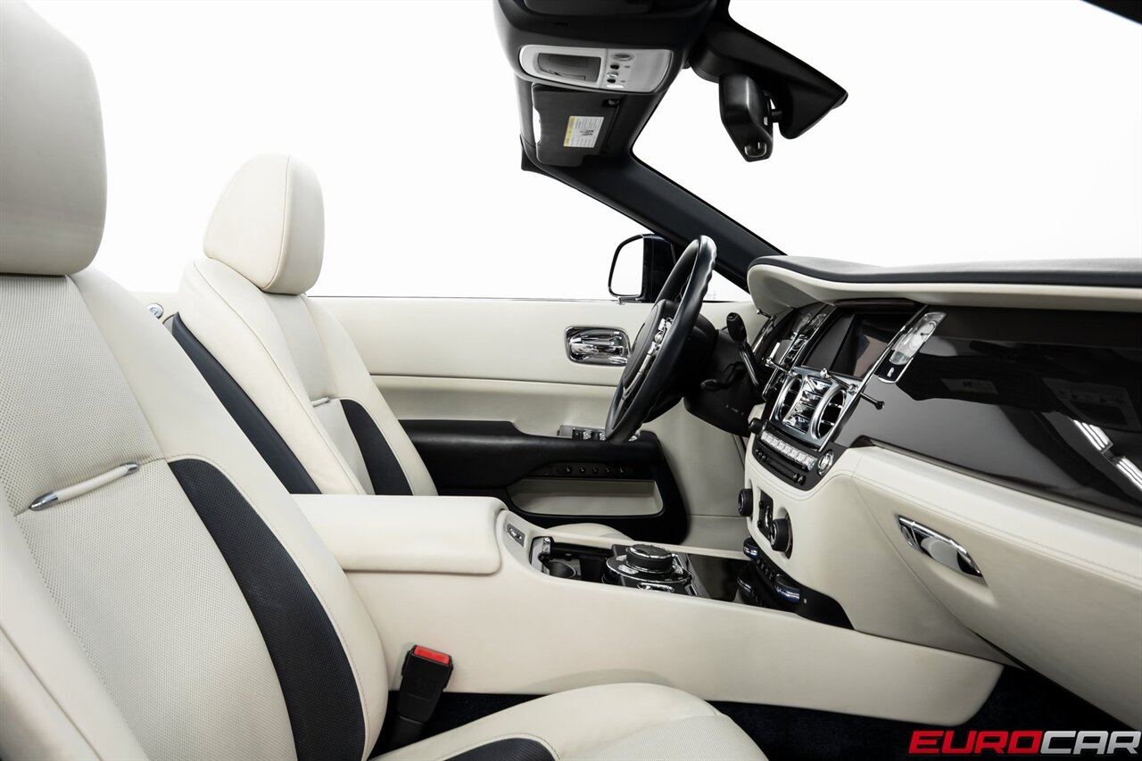 2019 Rolls-Royce Dawn *FACTORY TWO-TONE * IMMACULATE CONDITION*   - Photo 33 - Costa Mesa, CA 92626