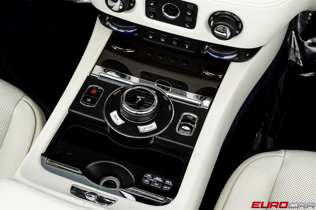 2019 Rolls-Royce Dawn *FACTORY TWO-TONE * IMMACULATE CONDITION*   - Photo 29 - Costa Mesa, CA 92626