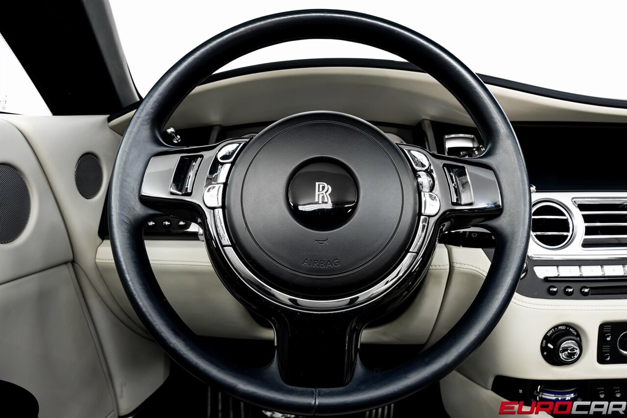 2019 Rolls-Royce Dawn *FACTORY TWO-TONE * IMMACULATE CONDITION*   - Photo 26 - Costa Mesa, CA 92626