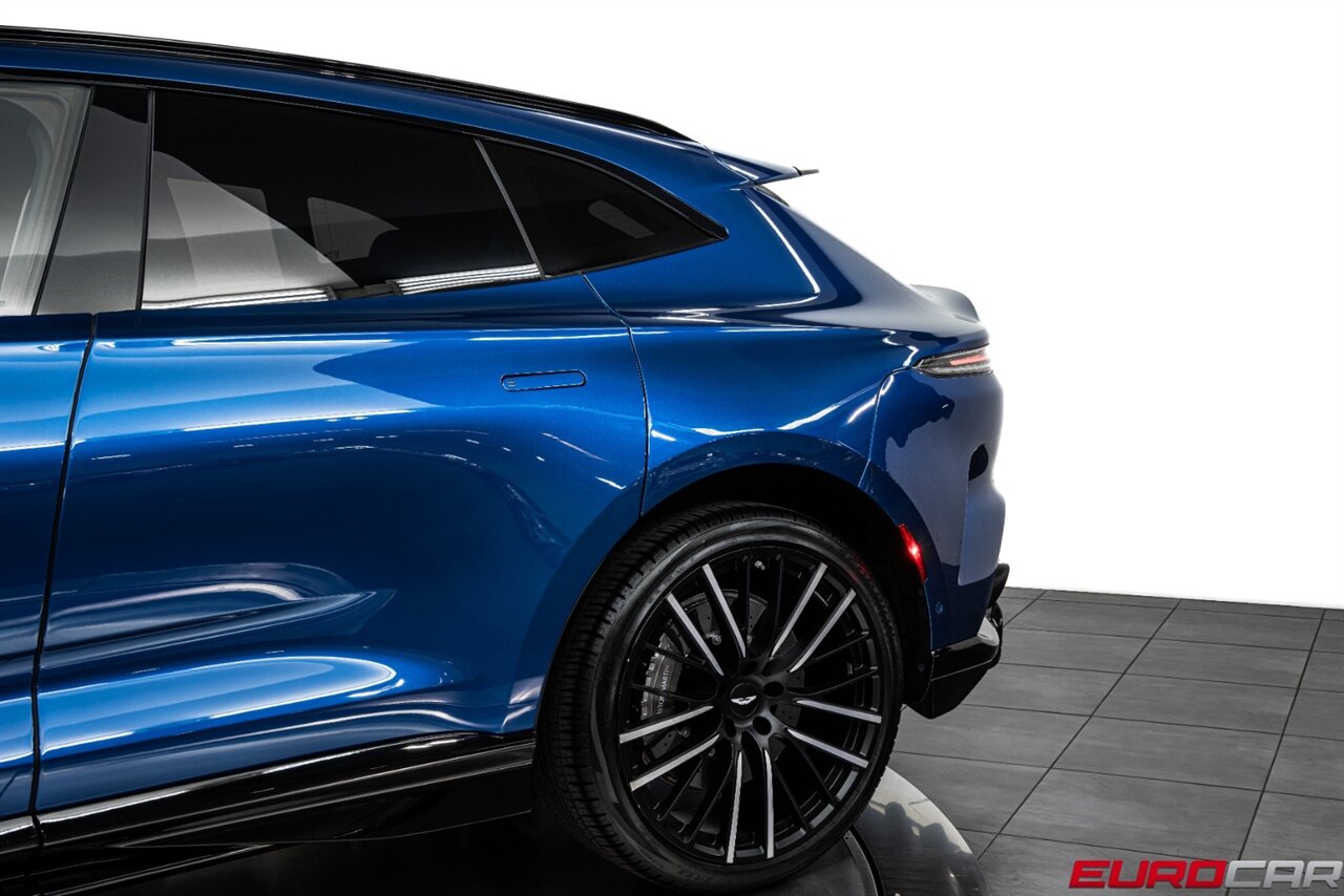 2023 Aston Martin DBX 707 *HUGE CARBON OPTIONS * 23 " FORGED WHEELS* - Photo 17 - Costa Mesa, CA 92626