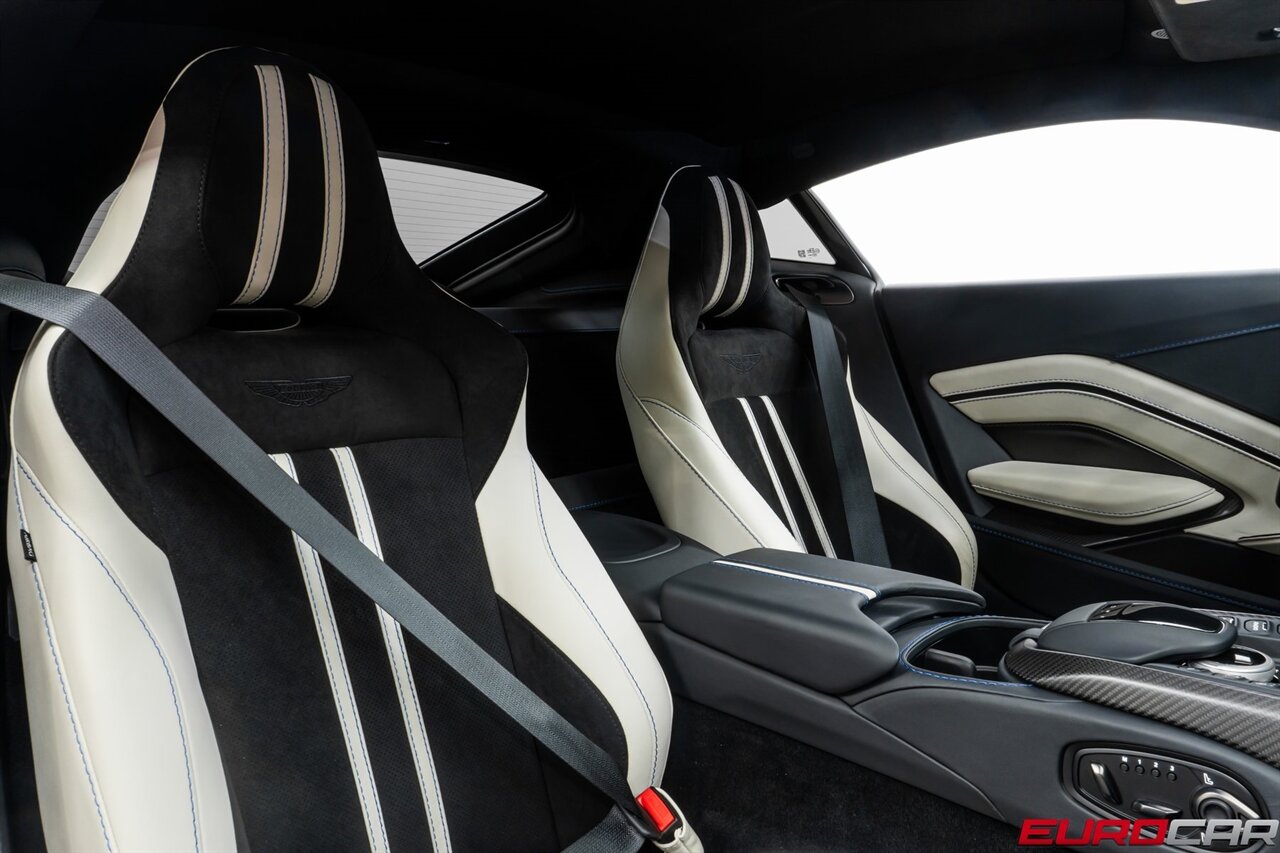 2022 Aston Martin Vantage  *TWO-TONE INTERIOR * CARBON INTERIOR * ONLY 2,200 PAMPERED MILES* - Photo 36 - Costa Mesa, CA 92626
