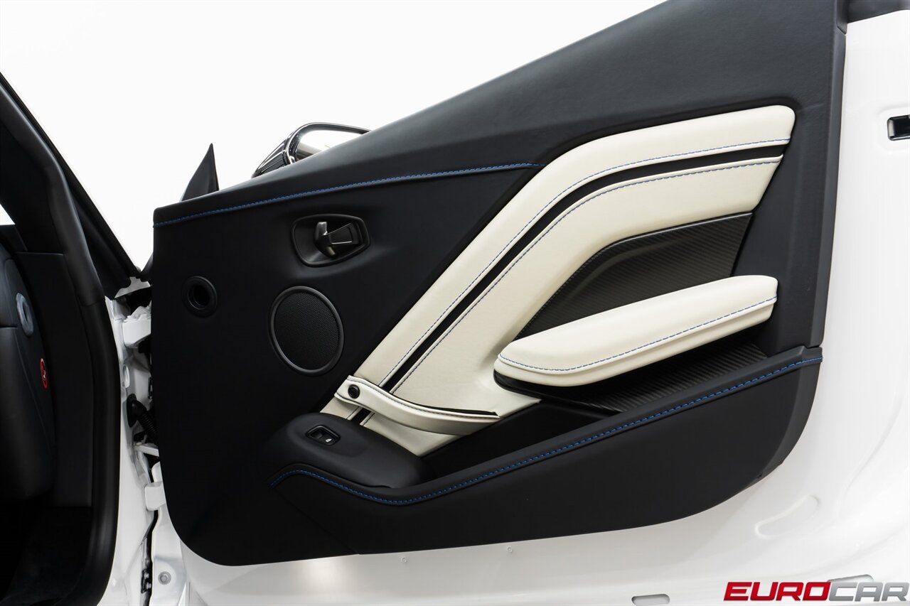 2022 Aston Martin Vantage  *TWO-TONE INTERIOR * CARBON INTERIOR * ONLY 2,200 PAMPERED MILES* - Photo 22 - Costa Mesa, CA 92626