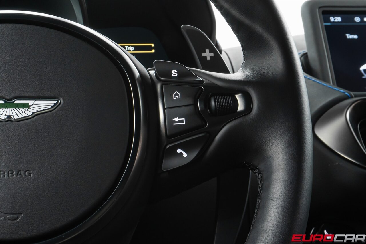 2022 Aston Martin Vantage  *TWO-TONE INTERIOR * CARBON INTERIOR * ONLY 2,200 PAMPERED MILES* - Photo 29 - Costa Mesa, CA 92626