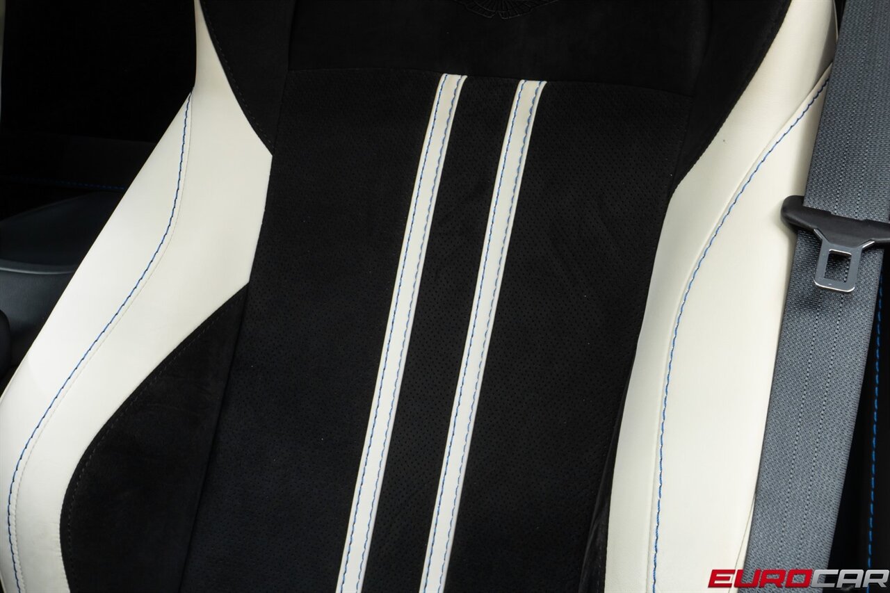 2022 Aston Martin Vantage  *TWO-TONE INTERIOR * CARBON INTERIOR * ONLY 2,200 PAMPERED MILES* - Photo 39 - Costa Mesa, CA 92626