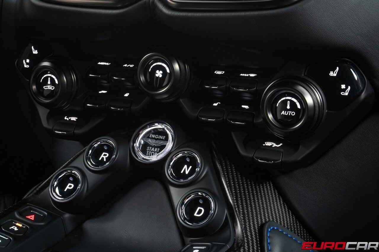 2022 Aston Martin Vantage  *TWO-TONE INTERIOR * CARBON INTERIOR * ONLY 2,200 PAMPERED MILES* - Photo 31 - Costa Mesa, CA 92626