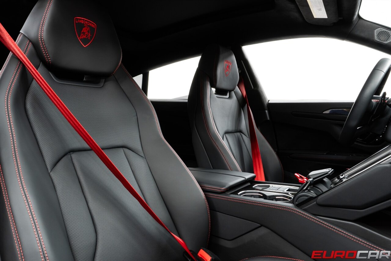 2023 Lamborghini Urus S  *MASSIVE MSRP $300,700 * SPECIAL FACTORY PAINT * CARBON FIBER INTERIOR* - Photo 39 - Costa Mesa, CA 92626