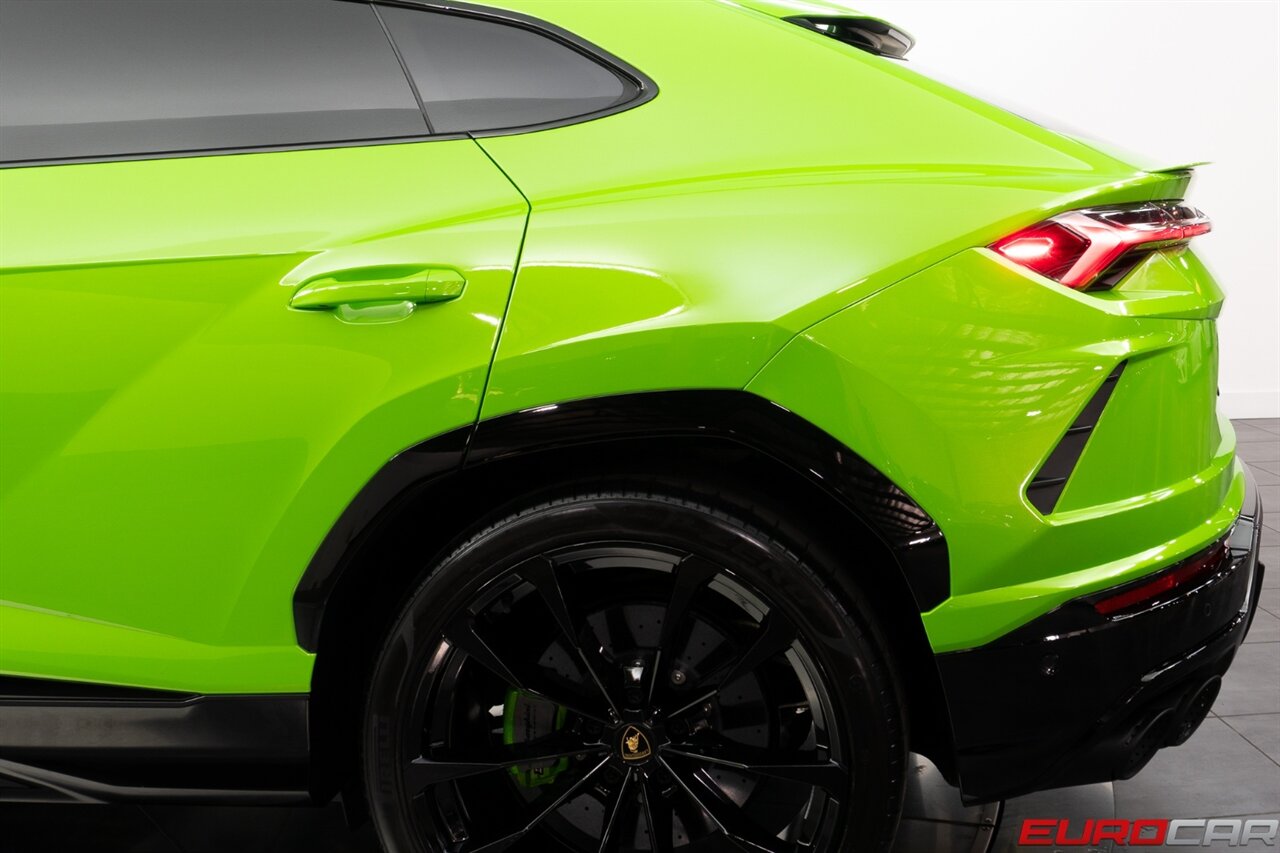 2021 Lamborghini Urus  *CARBON FIBER INTERIOR * MASSAGE SEATS* - Photo 18 - Costa Mesa, CA 92626