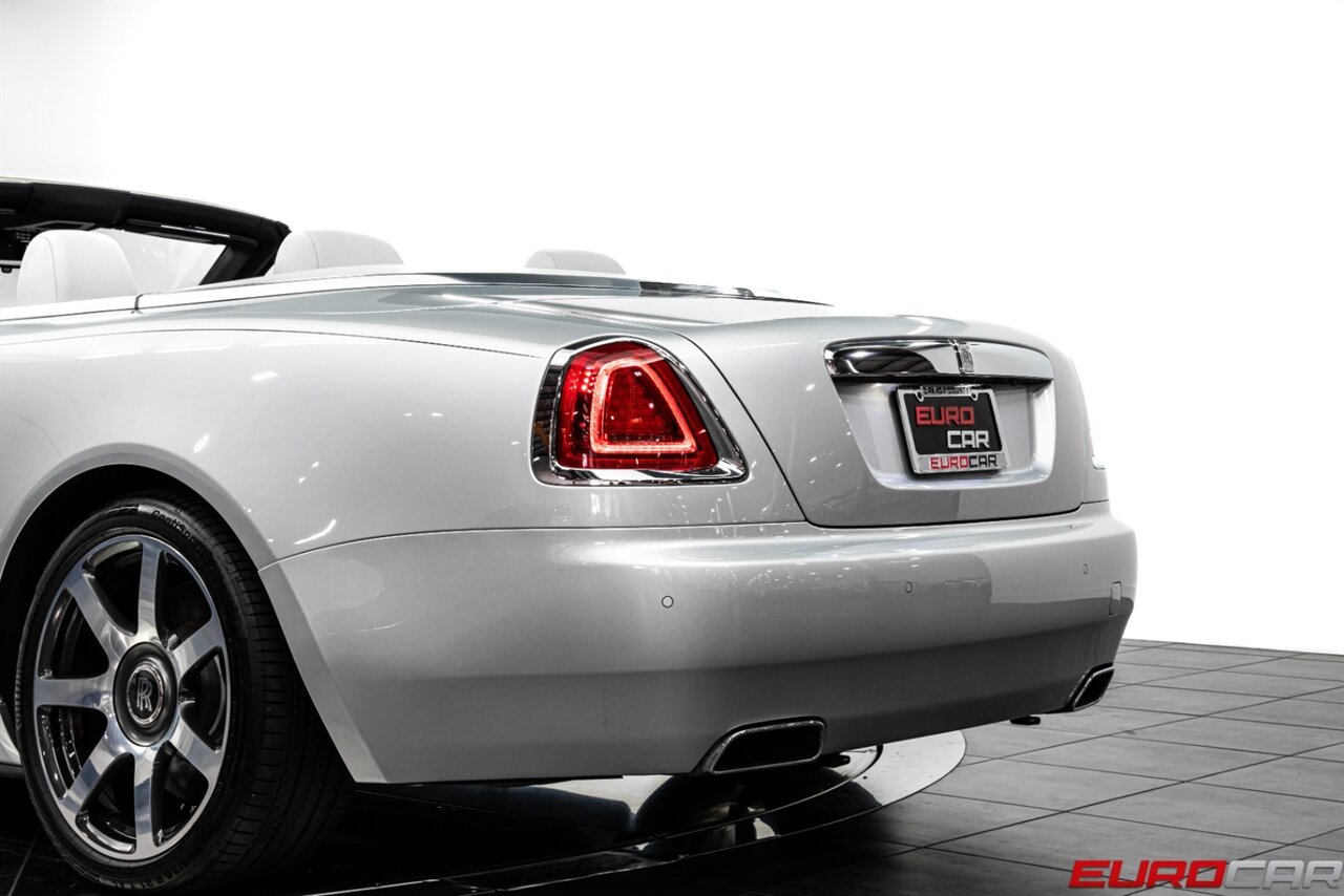 2021 Rolls-Royce Dawn *BESPOKE 1 OF 1 * FACTORY TWO-TONE * $447,600 MSRP* - Photo 19 - Costa Mesa, CA 92626