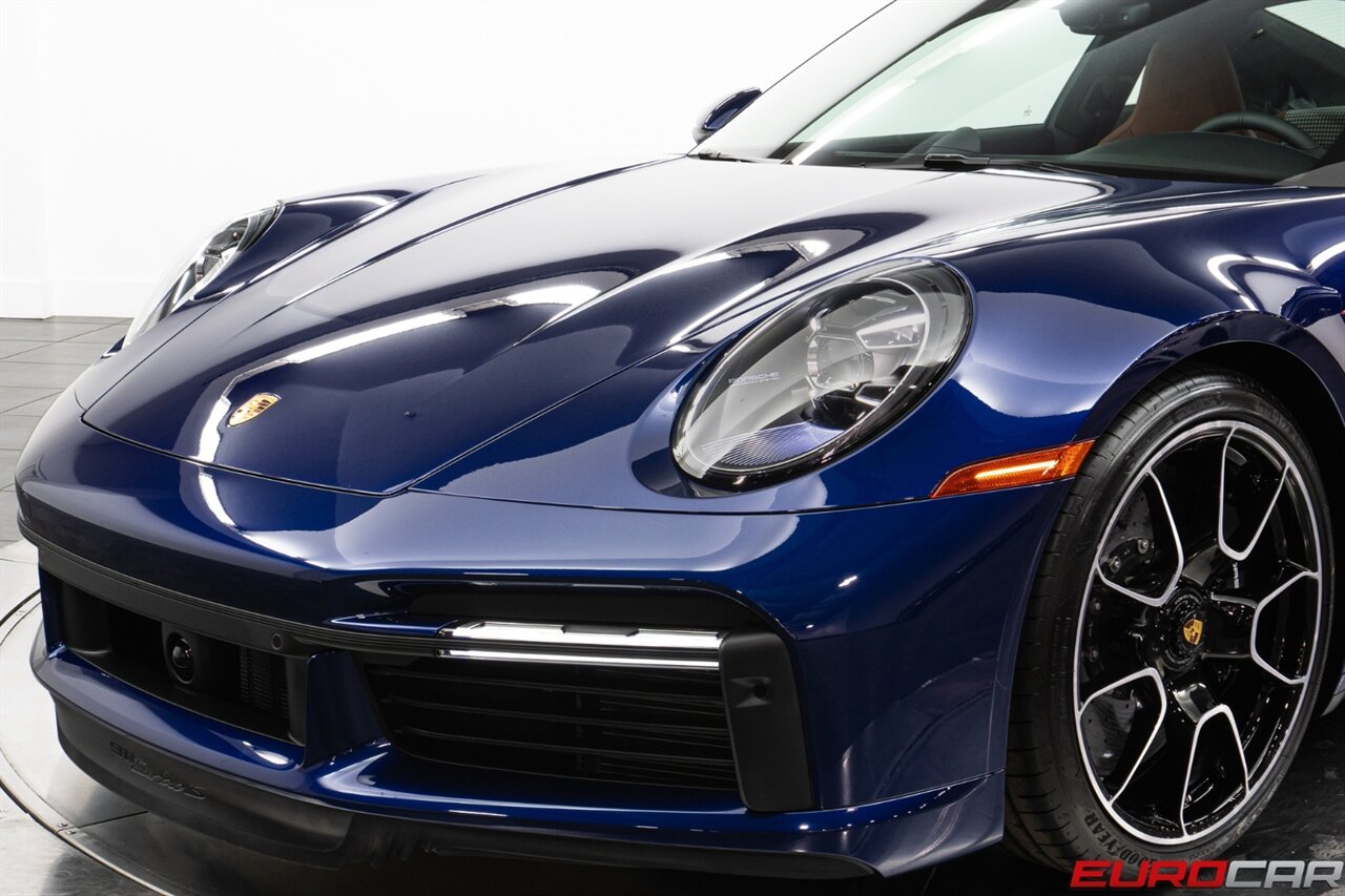 2024 Porsche 911 Turbo S  *HERITAGE DESIGN PACKAGE * SPORT EXHAUST * CARBON ROOF* - Photo 11 - Costa Mesa, CA 92626