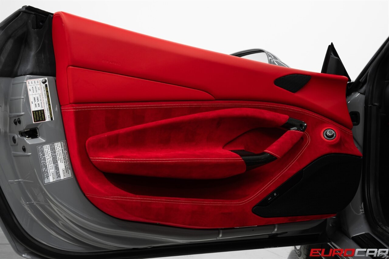 2022 Ferrari F8 Tributo *1 of 1 CUSTOM ORDERED * ONLY 600 MILES * $410K MSRP* - Photo 26 - Costa Mesa, CA 92626