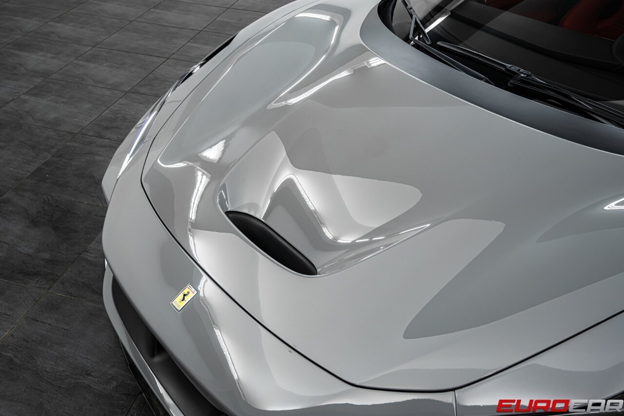 2022 Ferrari F8 Tributo *1 of 1 CUSTOM ORDERED * ONLY 600 MILES * $410K MSRP* - Photo 9 - Costa Mesa, CA 92626