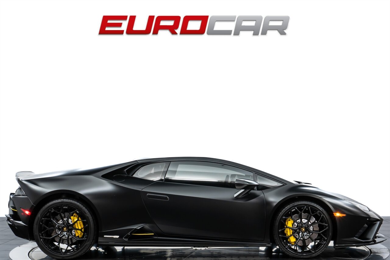 2022 Lamborghini Huracan EVO *CARBON FIBER SEATS * SUSPENSION LIFTER* - Photo 6 - Costa Mesa, CA 92626