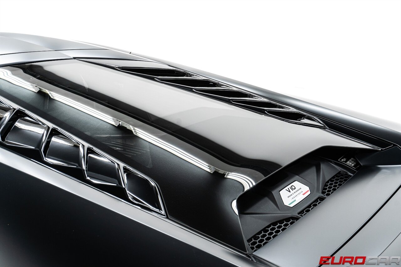 2022 Lamborghini Huracan EVO *CARBON FIBER SEATS * SUSPENSION LIFTER* - Photo 19 - Costa Mesa, CA 92626
