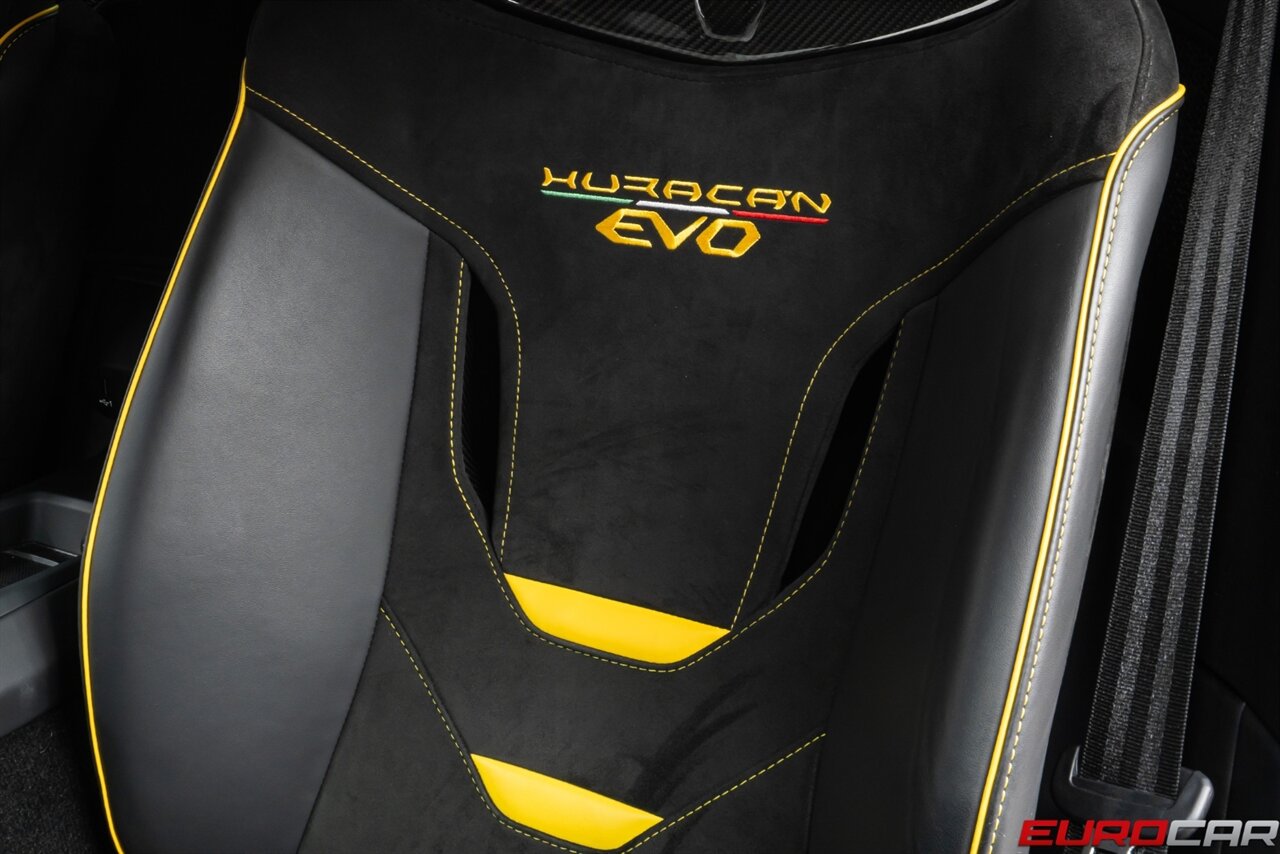 2022 Lamborghini Huracan EVO *CARBON FIBER SEATS * SUSPENSION LIFTER* - Photo 43 - Costa Mesa, CA 92626